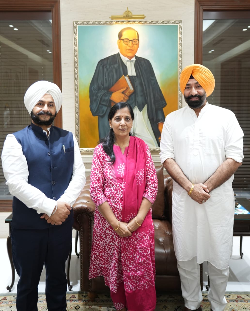 Harassment of senior leaders of AAP is an insult to democracy: Ranjodh Hadana